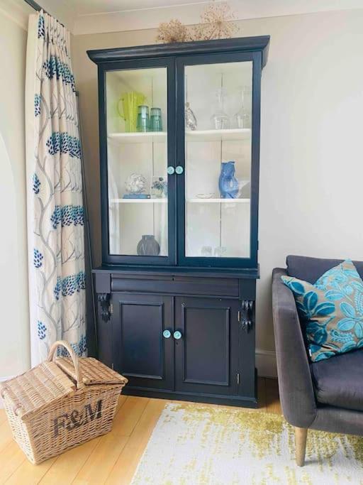 3 Bedroom Converted Chapel In Historic أوندل المظهر الخارجي الصورة