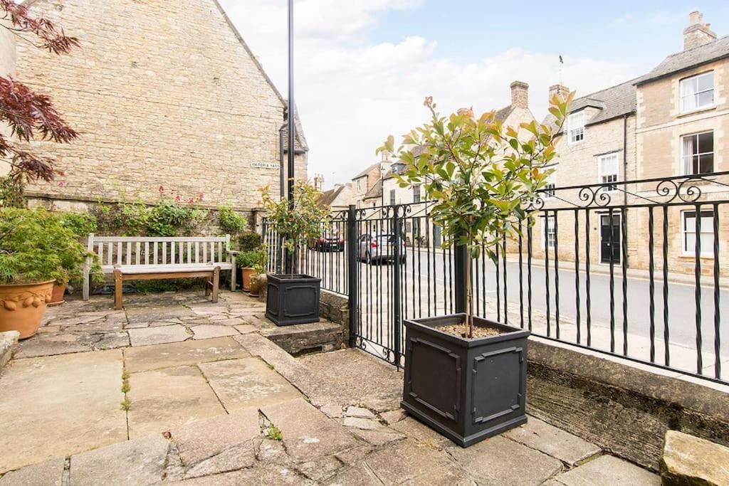 3 Bedroom Converted Chapel In Historic أوندل المظهر الخارجي الصورة